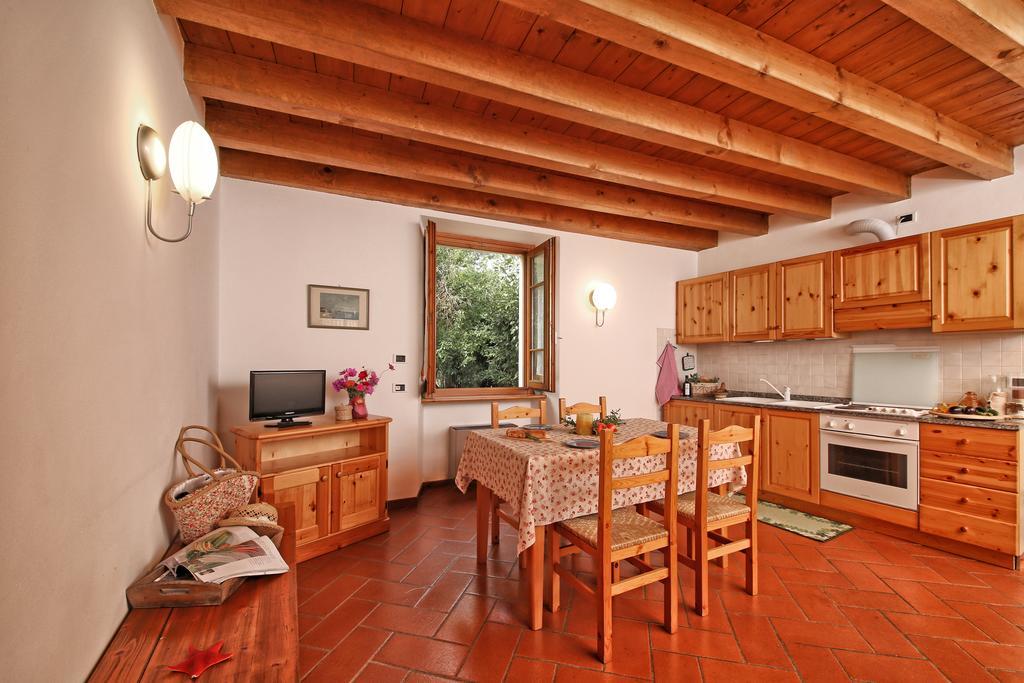 Agriturismo La Breda Hostal San Felice del Benaco Exterior foto