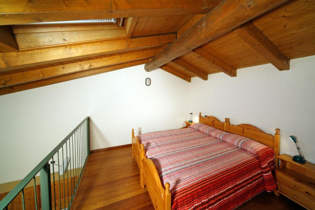 Agriturismo La Breda Hostal San Felice del Benaco Habitación foto
