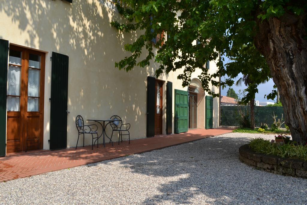Agriturismo La Breda Hostal San Felice del Benaco Exterior foto